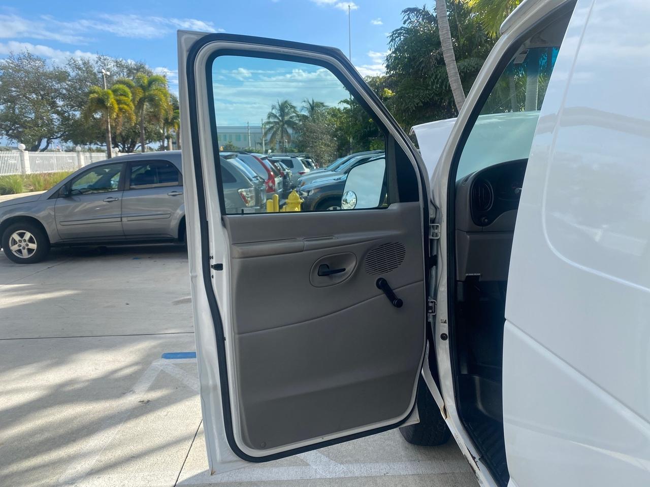 2000 Ford Econoline Cargo Van LOW MILES 68,046 Pompano Beach FL