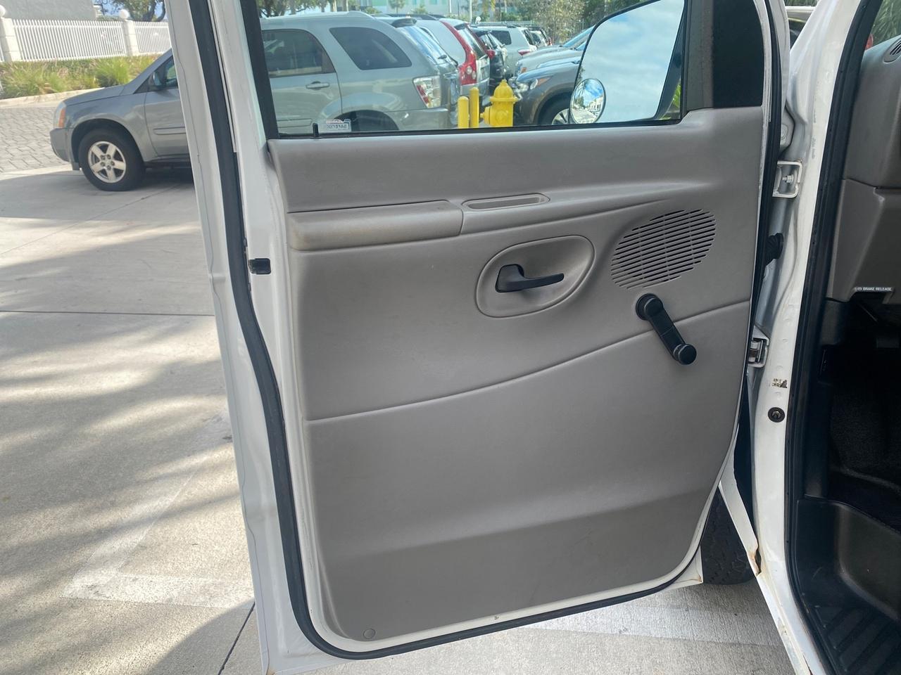 2000 Ford Econoline Cargo Van LOW MILES 68,046 Pompano Beach FL