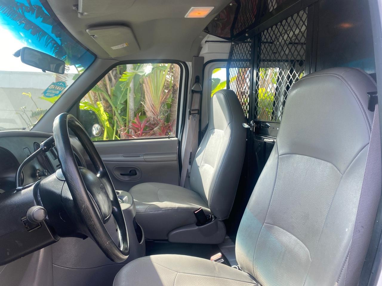 2000 Ford Econoline Cargo Van LOW MILES 68,046 Pompano Beach FL