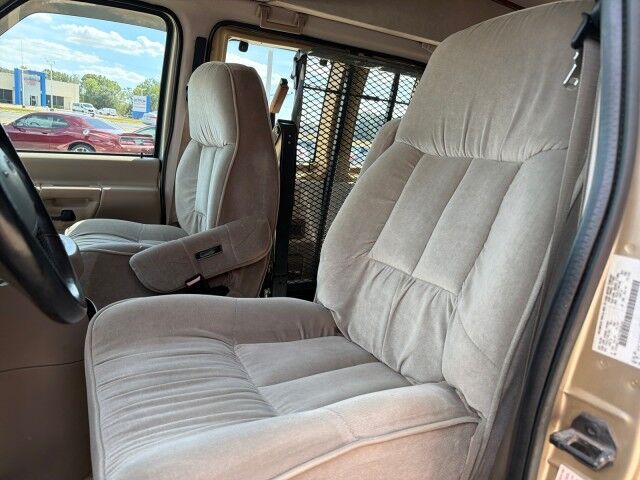 2000 Ford Econoline Cargo Van Recreational Lafayette LA