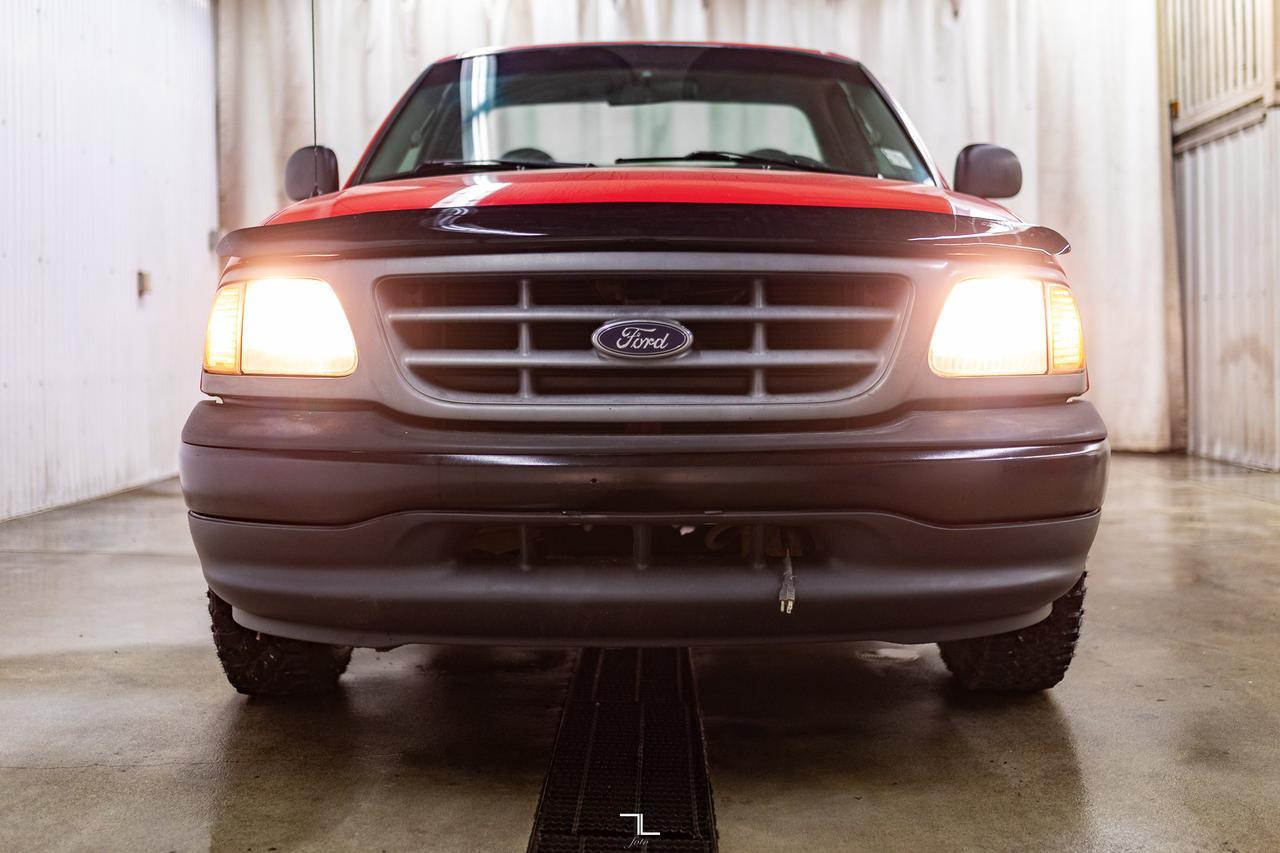 2000 Ford F-150 4x2 Reg Cab XL Short Box Red Deer AB