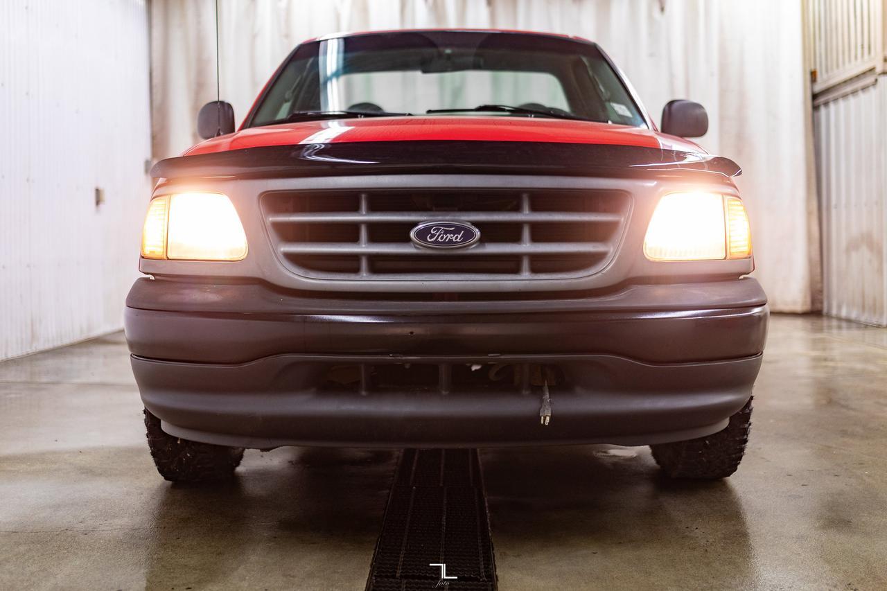 2000 Ford F-150 4x2 Reg Cab XL Short Box Red Deer AB