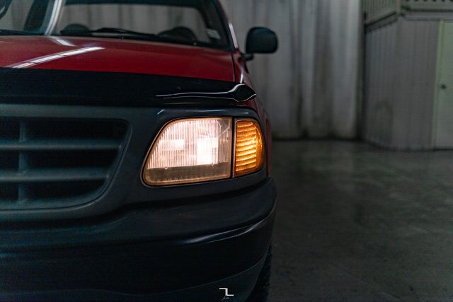 2000 Ford F-150 4x2 Reg Cab XL Short Box Red Deer AB
