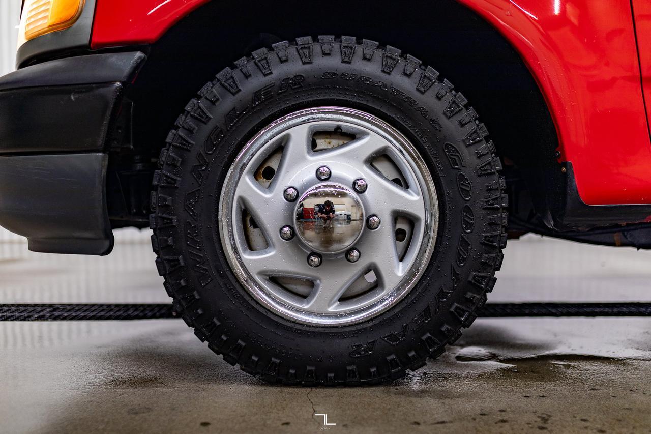 2000 Ford F-150 4x2 Reg Cab XL Short Box Red Deer AB