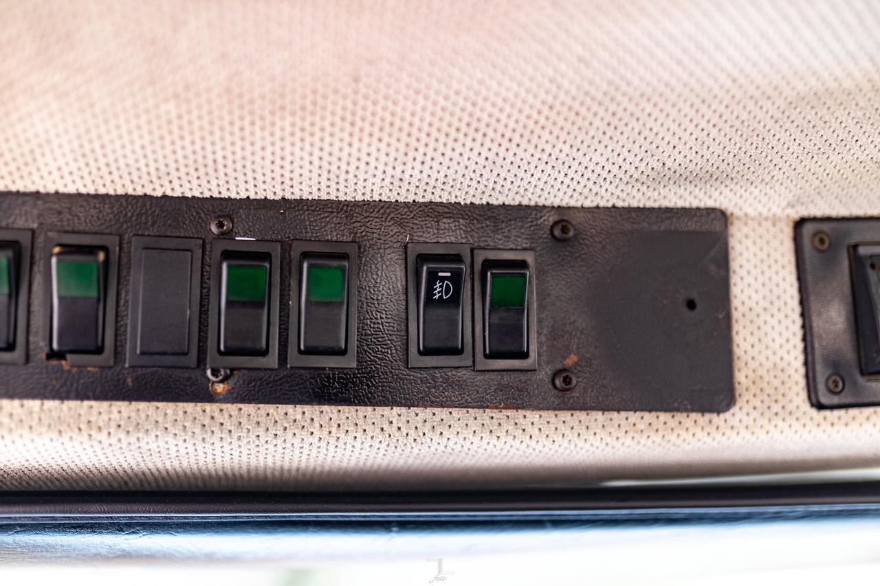 2000 Freightliner FL112 Daycab Truck/Tractor Diesel Red Deer AB