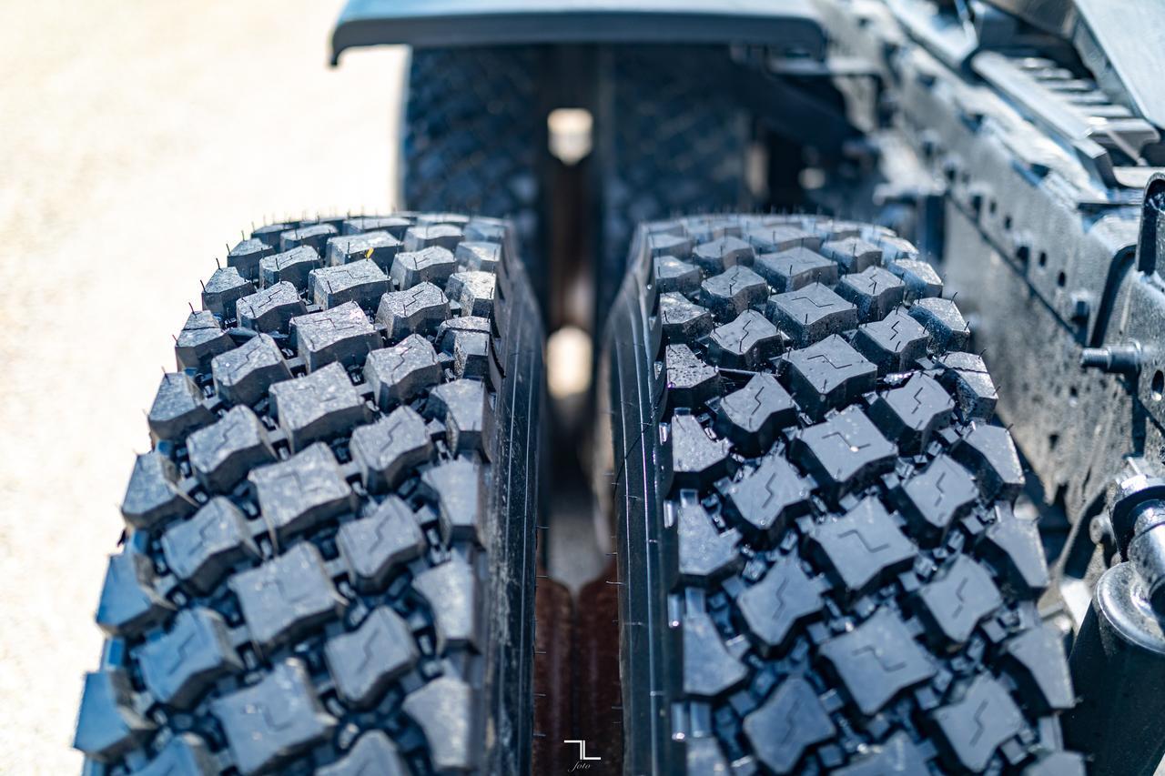 2000 Freightliner FL112 Daycab Truck/Tractor Diesel Red Deer AB