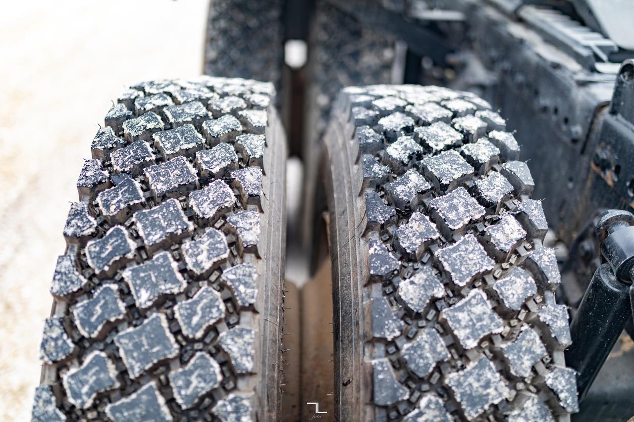 2000 Freightliner FL112 Daycab Truck/Tractor Diesel Red Deer AB