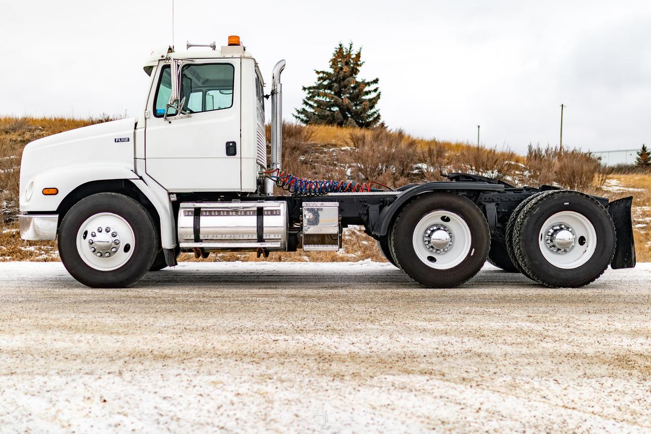 2000 Freightliner FL112 Daycab Truck/Tractor Diesel Red Deer AB