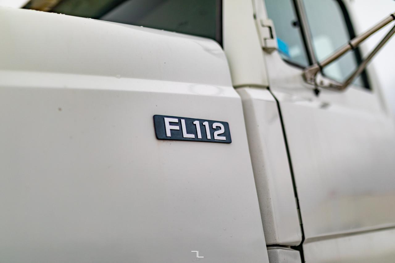 2000 Freightliner FL112 Daycab Truck/Tractor Diesel Red Deer AB