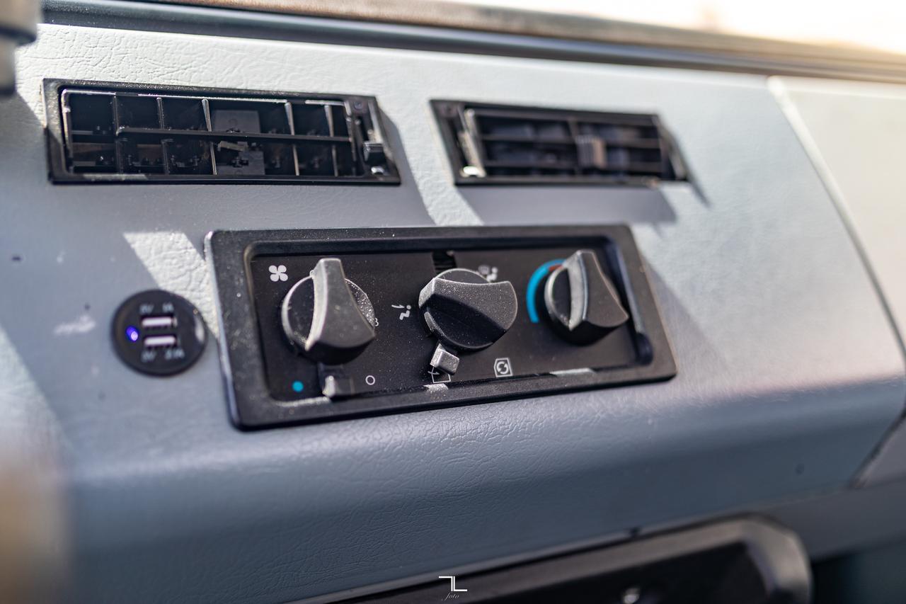 2000 Freightliner FL112 Daycab Truck/Tractor Diesel Red Deer AB