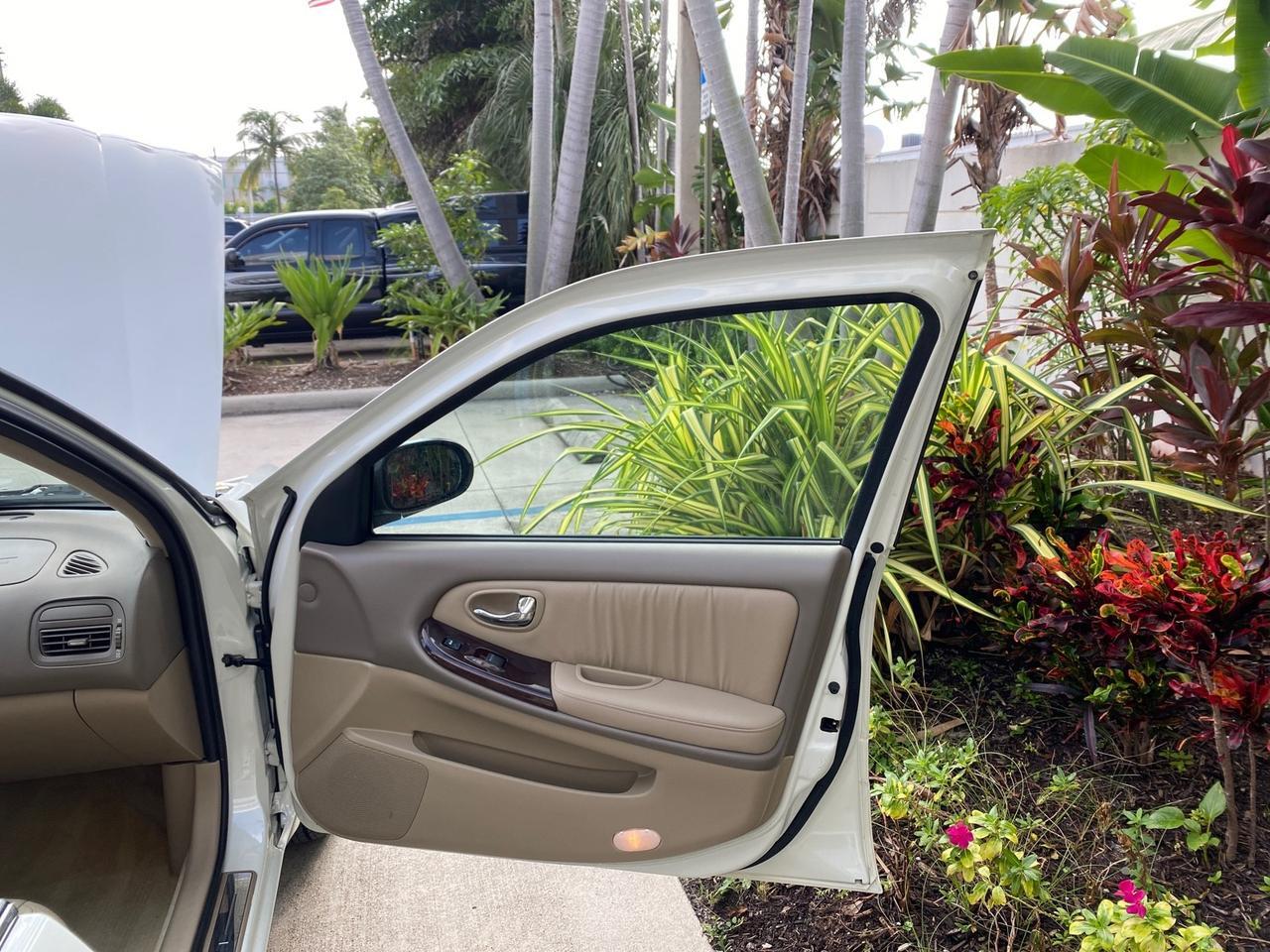2000 INFINITI I30 Touring LOW MILES 27,139 1 OWNER Pompano Beach FL