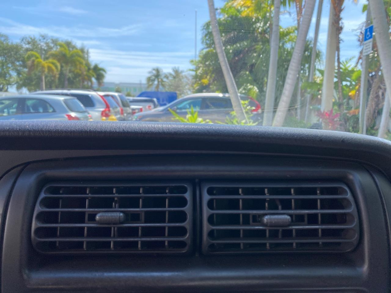 2000 Jeep Cherokee Sport 1 OWNER 4X4 AC 4.0 6YL Pompano Beach FL