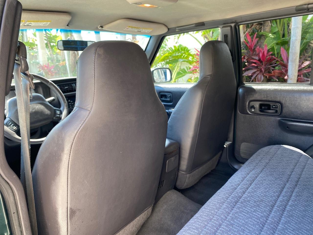 2000 Jeep Cherokee Sport 1 OWNER 4X4 AC 4.0 6YL Pompano Beach FL