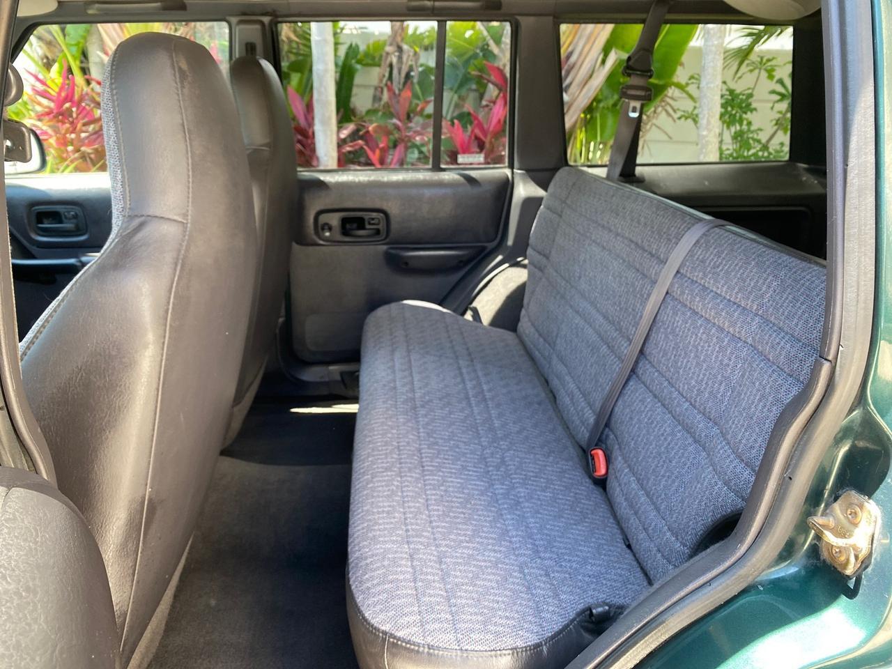2000 Jeep Cherokee Sport 1 OWNER 4X4 AC 4.0 6YL Pompano Beach FL