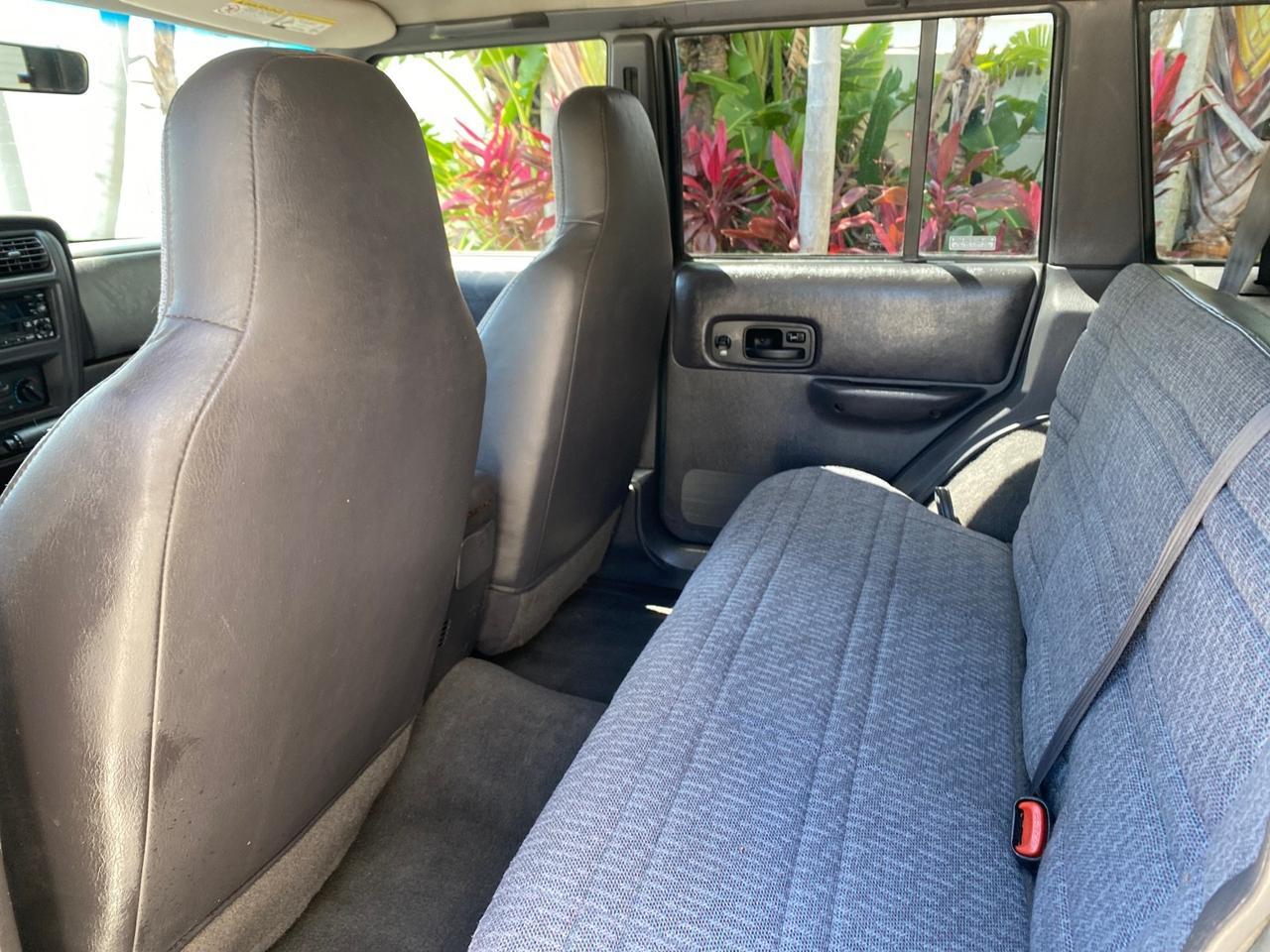 2000 Jeep Cherokee Sport 1 OWNER 4X4 AC 4.0 6YL Pompano Beach FL