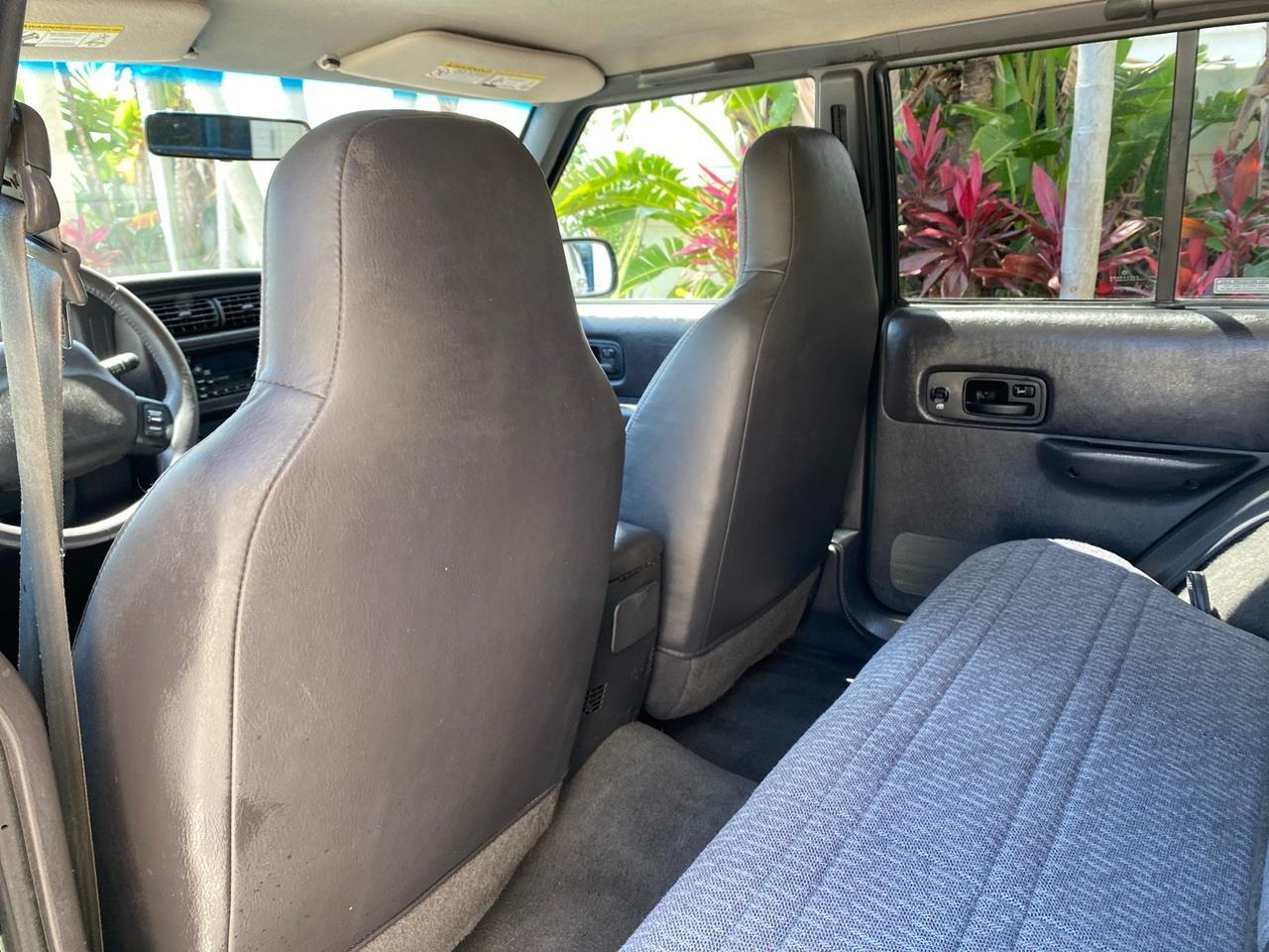 2000 Jeep Cherokee Sport 1 OWNER 4X4 AC 4.0 6YL Pompano Beach FL