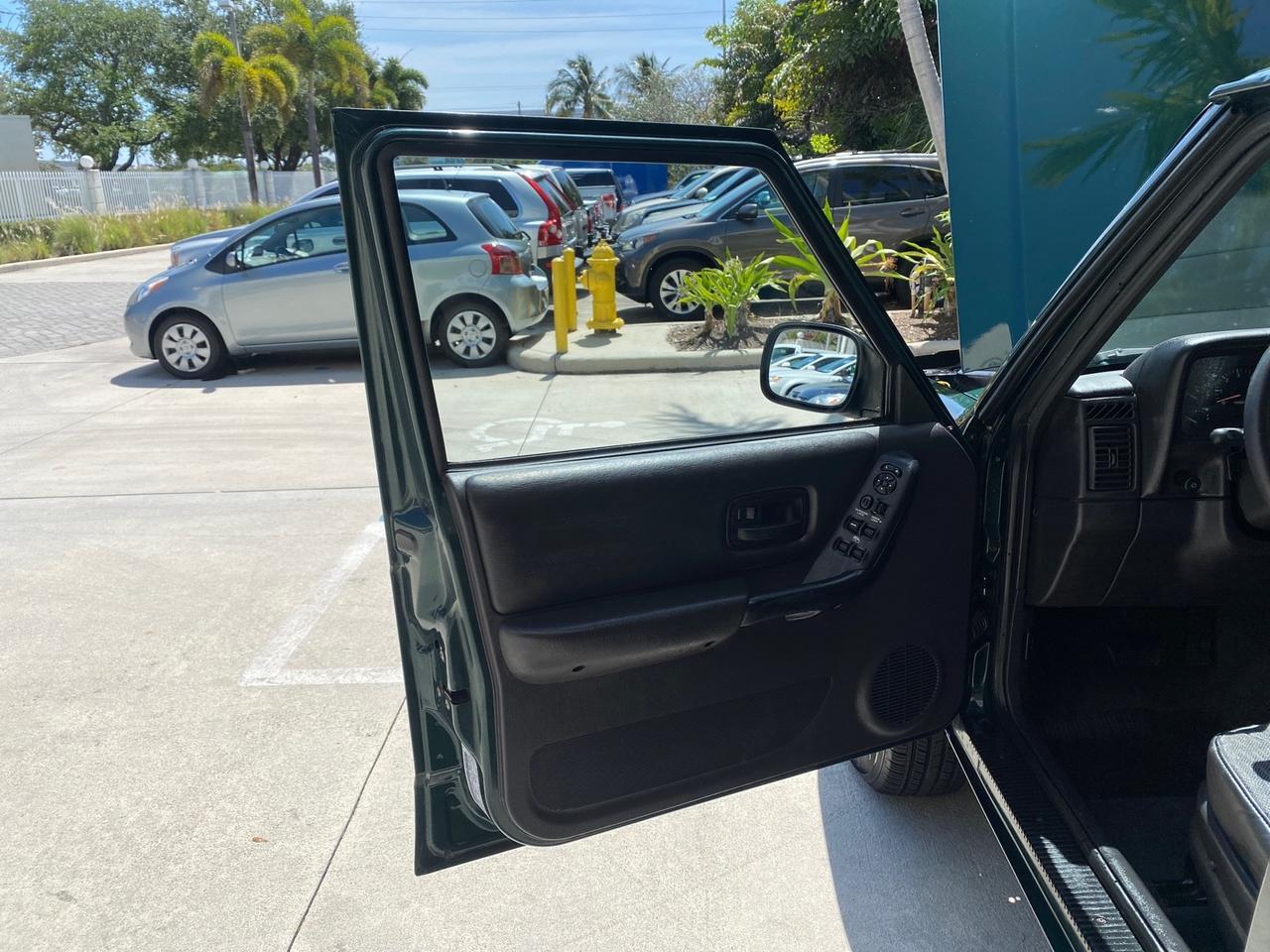 2000 Jeep Cherokee Sport 1 OWNER 4X4 AC 4.0 6YL Pompano Beach FL