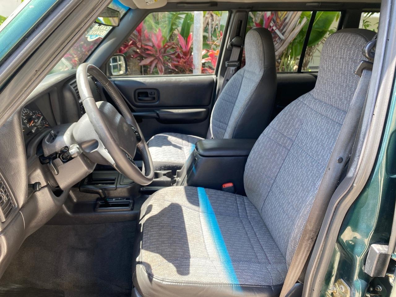 2000 Jeep Cherokee Sport 1 OWNER 4X4 AC 4.0 6YL Pompano Beach FL