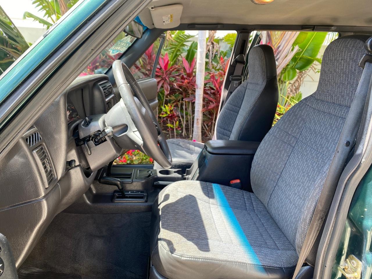 2000 Jeep Cherokee Sport 1 OWNER 4X4 AC 4.0 6YL Pompano Beach FL