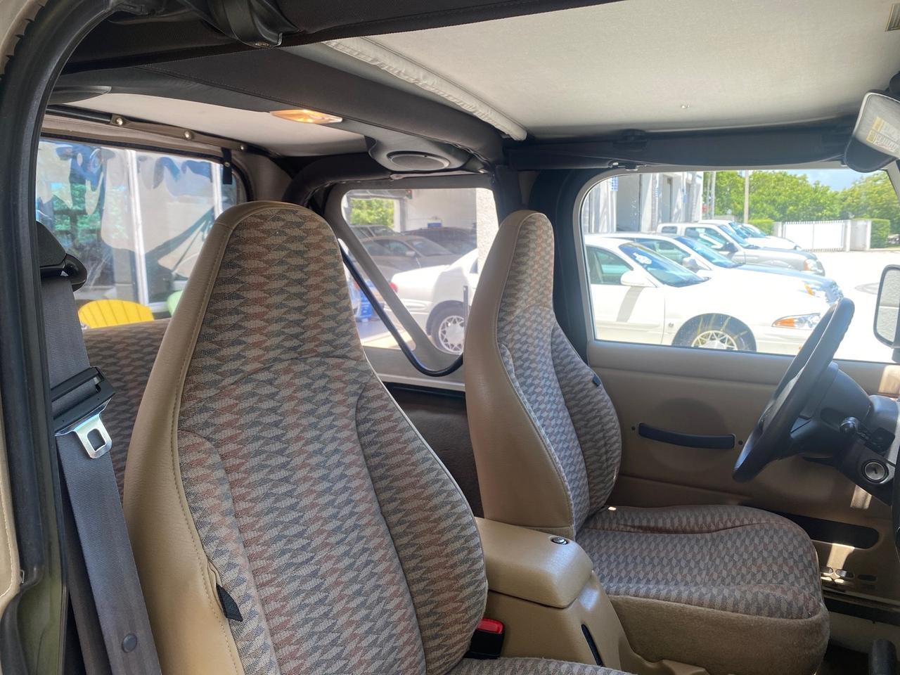 2000 Jeep Wrangler 4x4 AUTO AC Sport LOW MILES 69,222 Pompano Beach FL