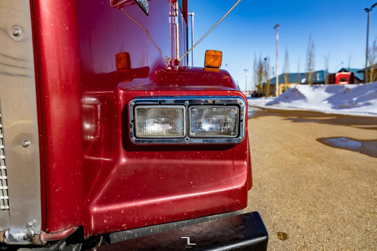 2000 Kenworth T-800 Daycab Tandem Tractor Heavy Specs Red Deer AB