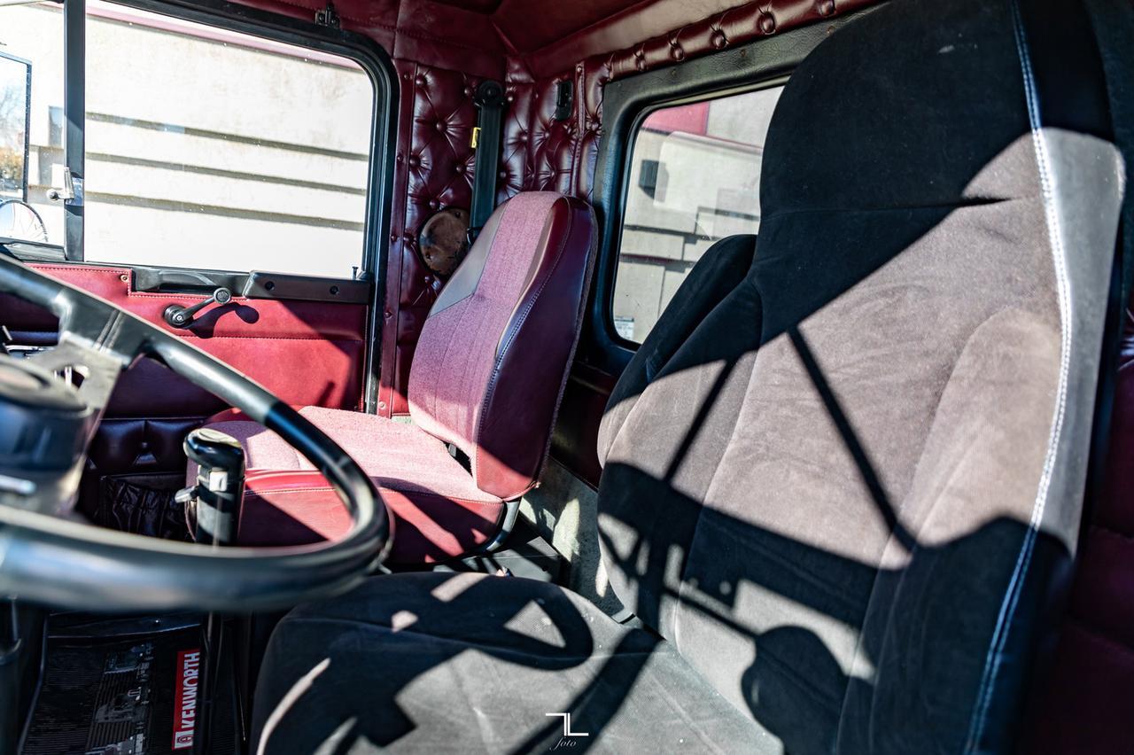 2000 Kenworth T-800 Daycab Tandem Tractor Heavy Specs Red Deer AB