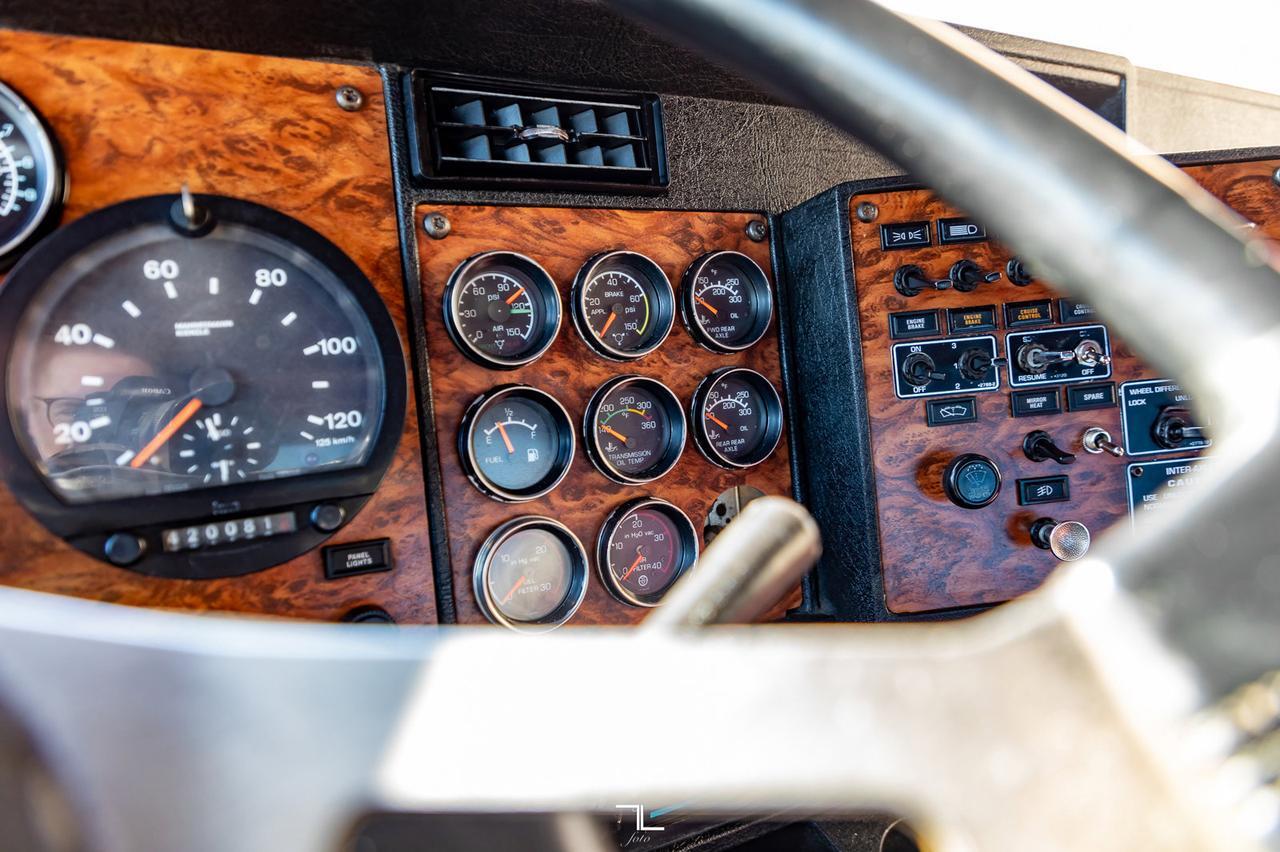 2000 Kenworth T-800 Daycab Tandem Tractor Heavy Specs Red Deer AB