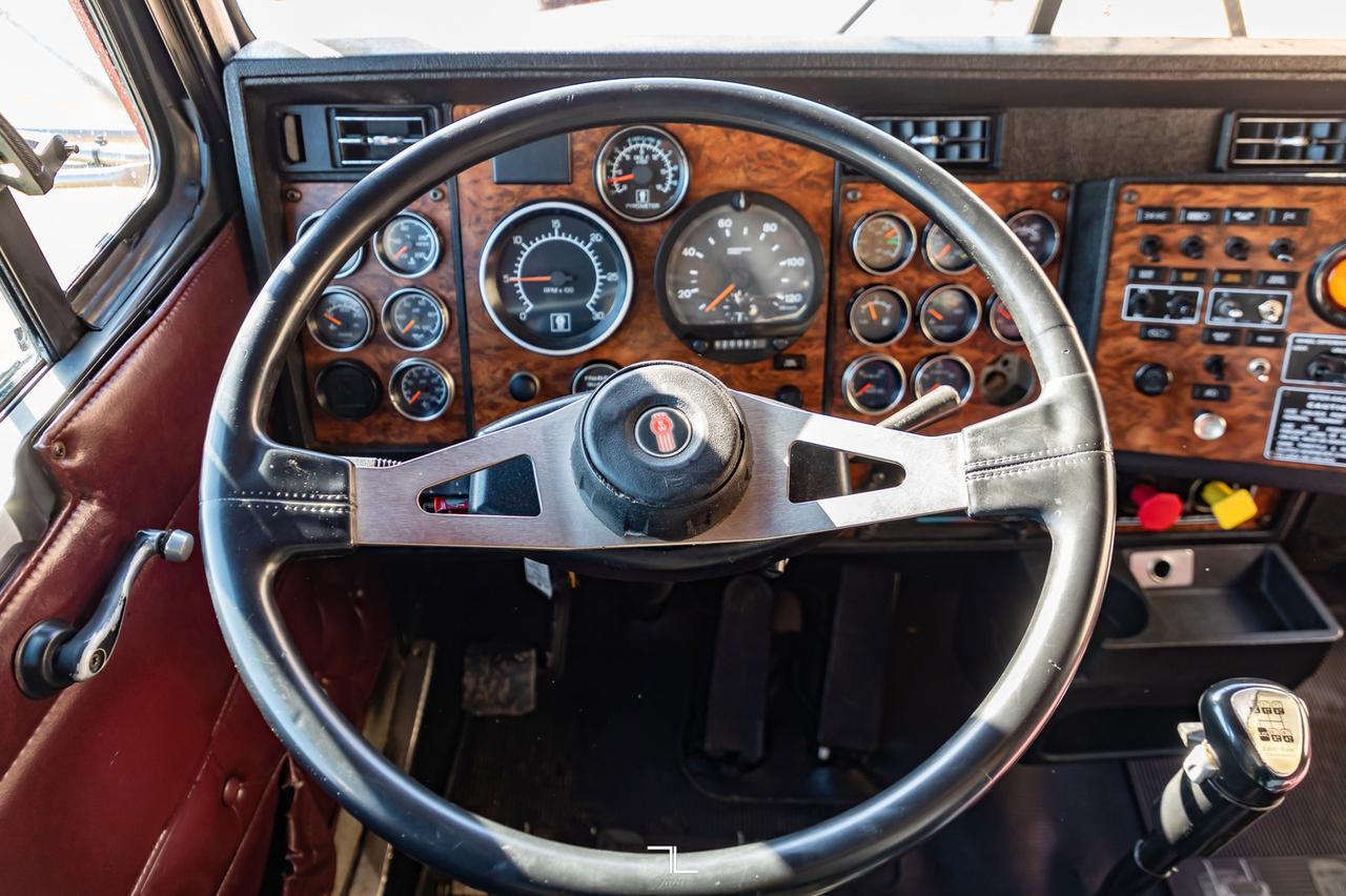 2000 Kenworth T-800 Daycab Tandem Tractor Heavy Specs Red Deer AB