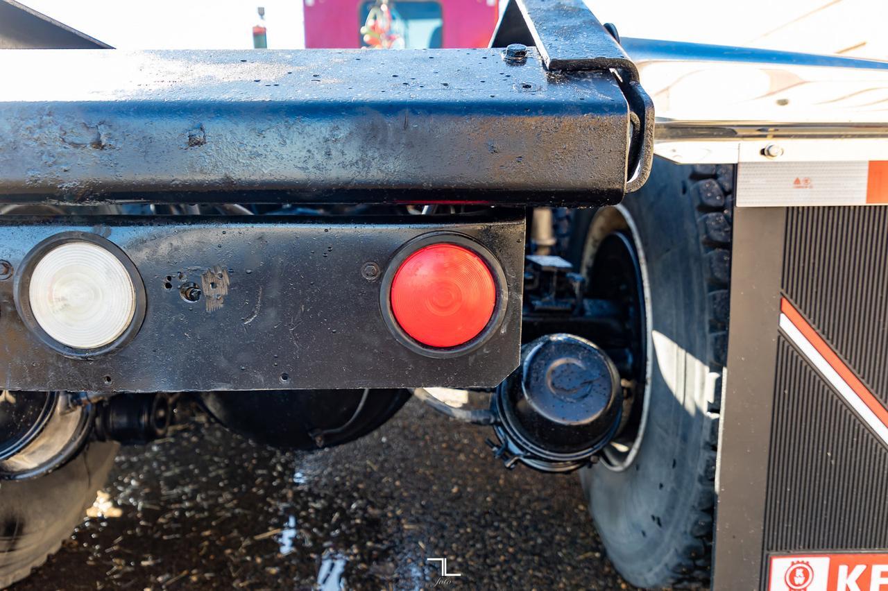 2000 Kenworth T-800 Daycab Tandem Tractor Heavy Specs Red Deer AB