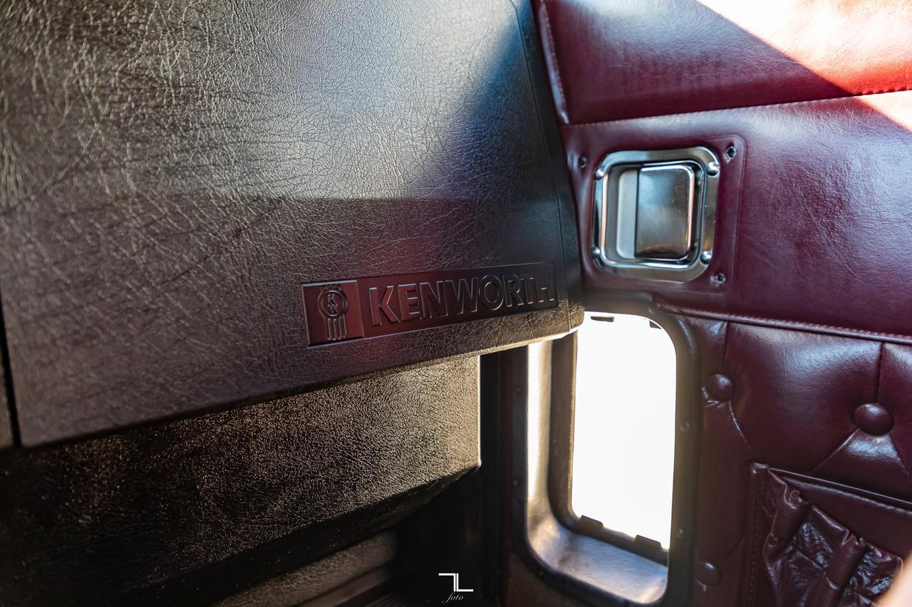 2000 Kenworth T-800 Daycab Tandem Tractor Heavy Specs Red Deer AB