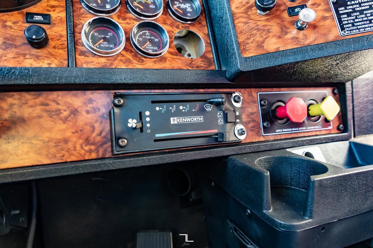 2000 Kenworth T-800 Daycab Tandem Tractor Heavy Specs Red Deer AB