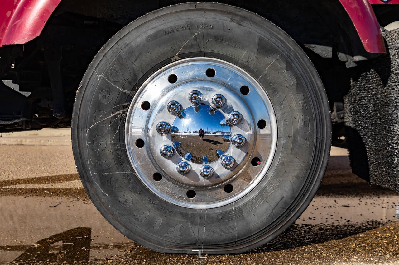 2000 Kenworth T-800 Daycab Tandem Tractor Heavy Specs Red Deer AB