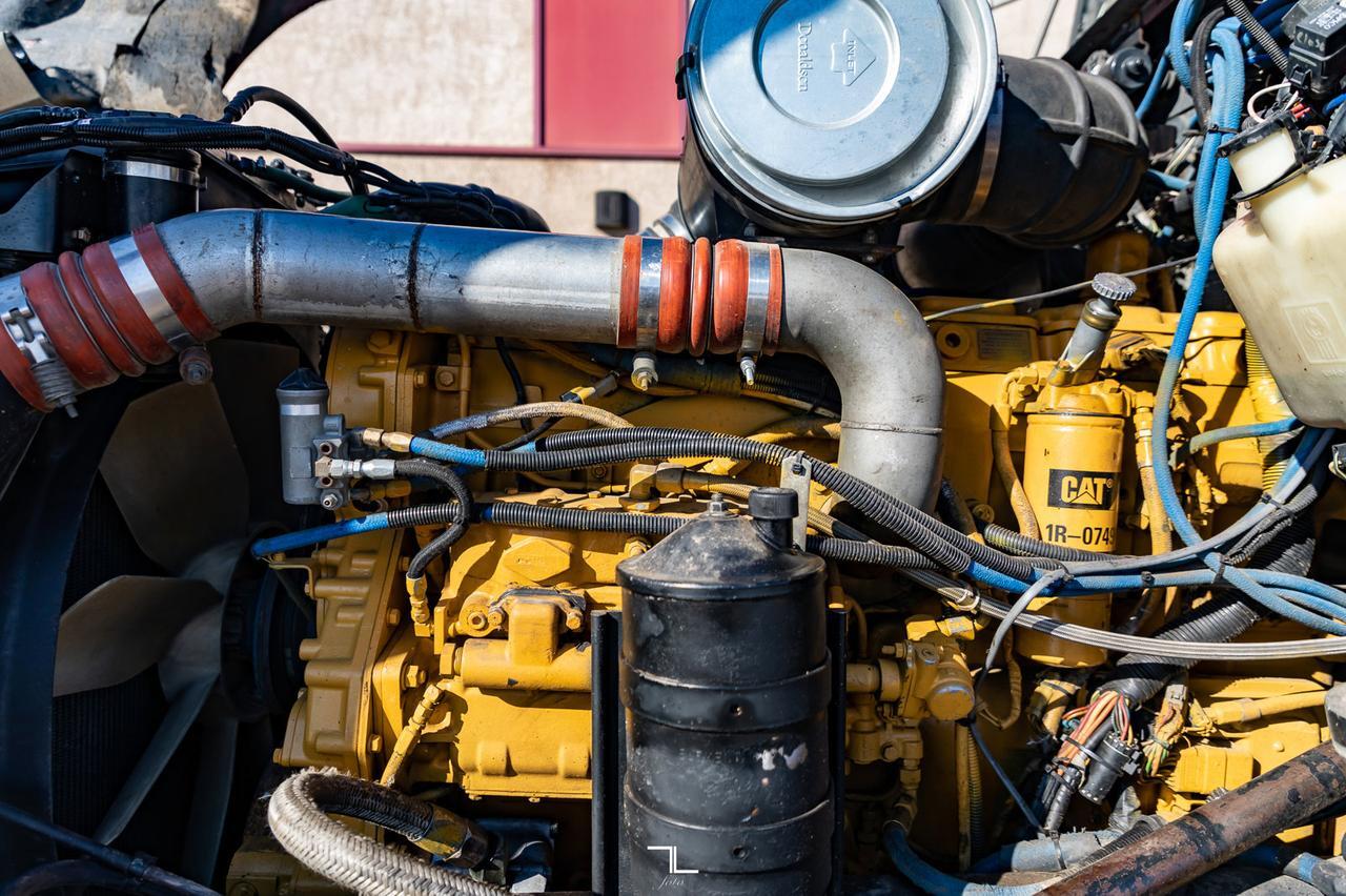 2000 Kenworth T-800 Daycab Tandem Tractor Heavy Specs Red Deer AB