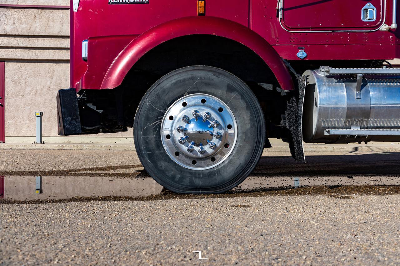 2000 Kenworth T-800 Daycab Tandem Tractor Heavy Specs Red Deer AB