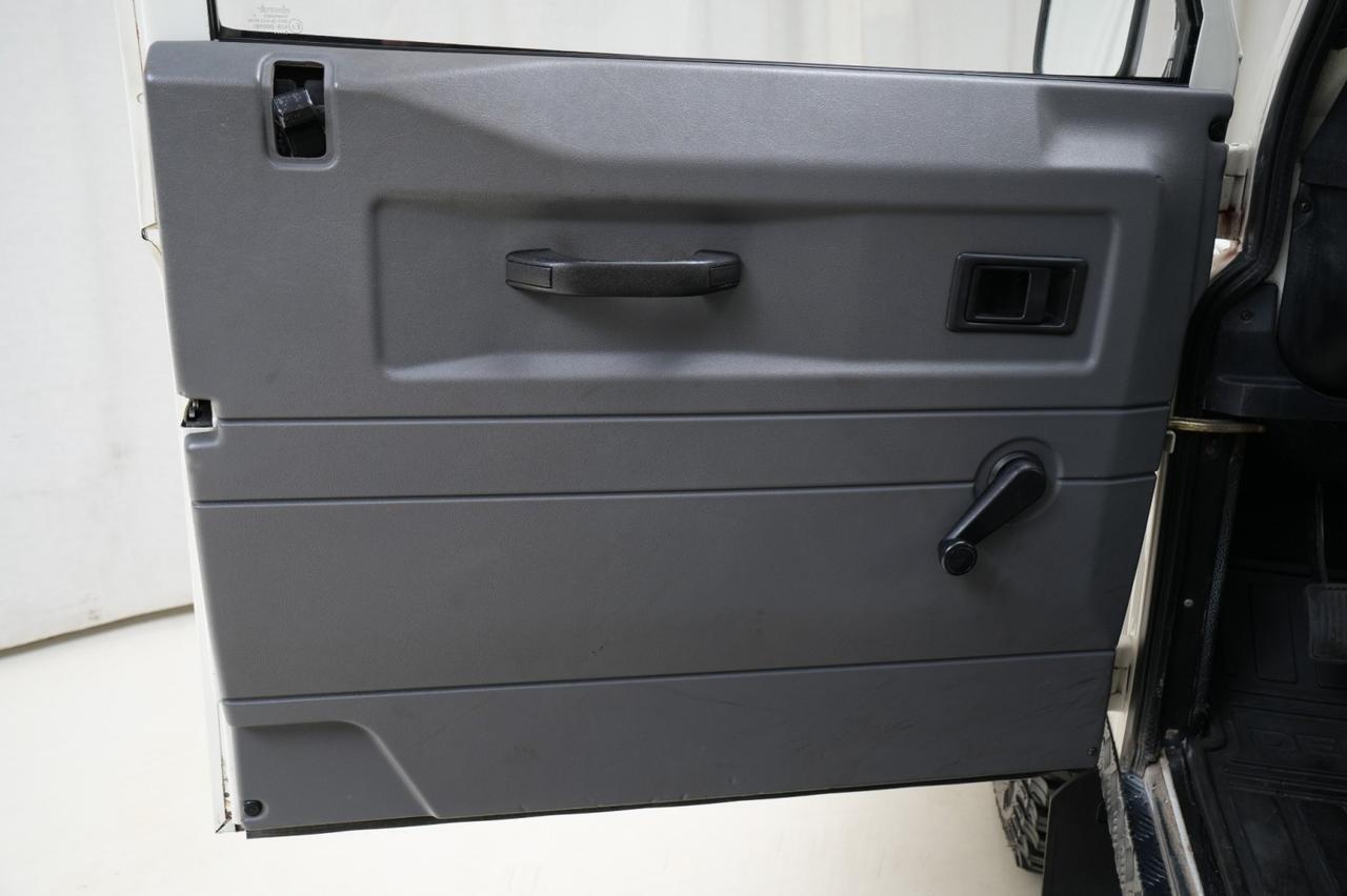 2000 Land Rover Defender 90 4WD Td5 5-Speed Manual Turbo Diesel West Chester PA