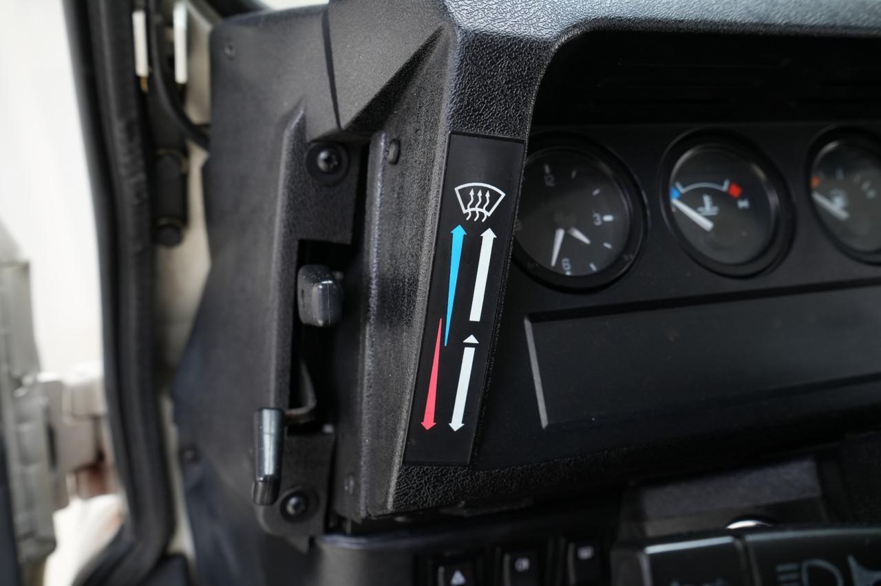 2000 Land Rover Defender 90 4WD Td5 5-Speed Manual Turbo Diesel West Chester PA