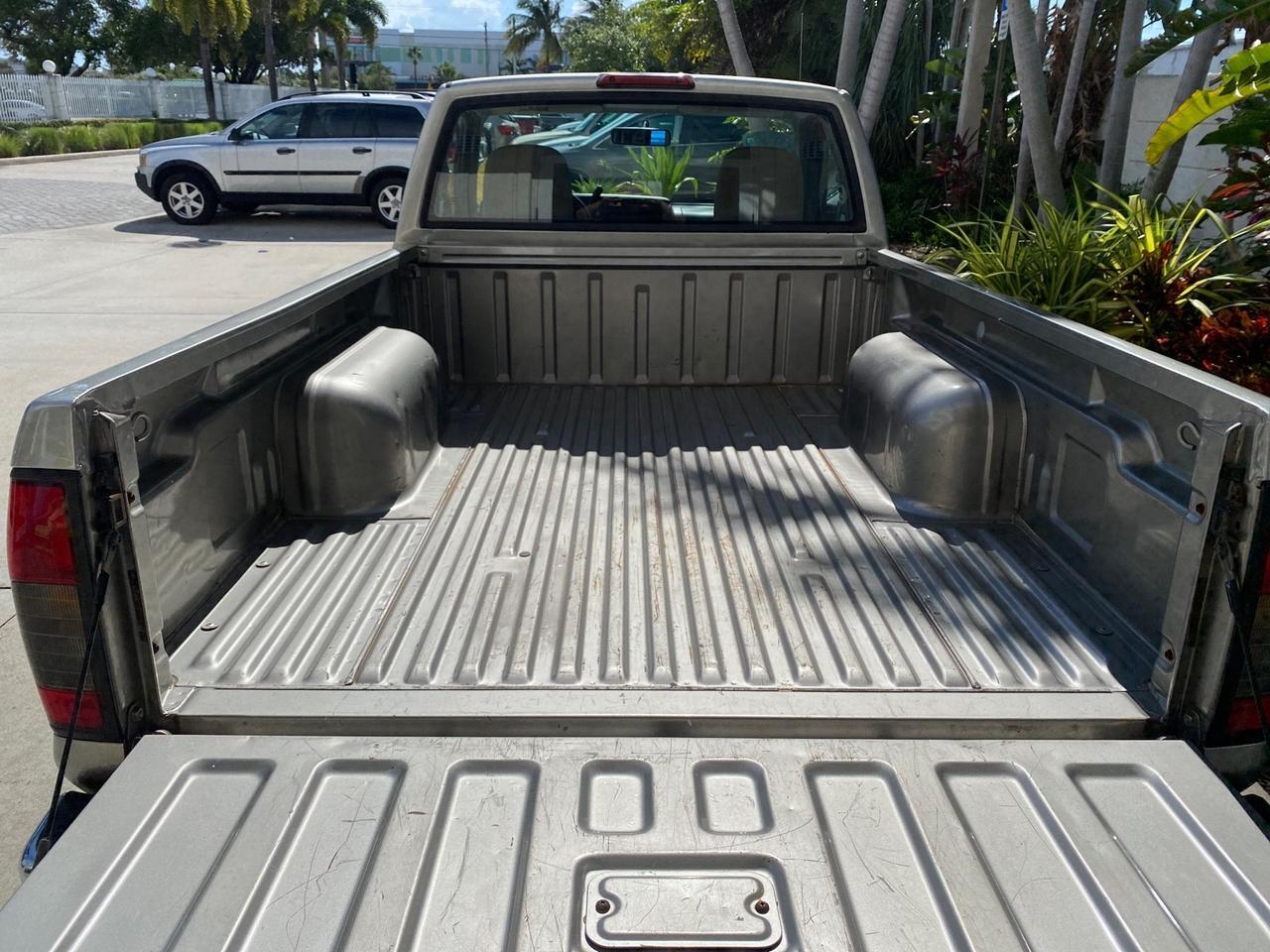 2000 Nissan Frontier 2WD AUTO AC XE LOW MILES 51,826 Pompano Beach FL