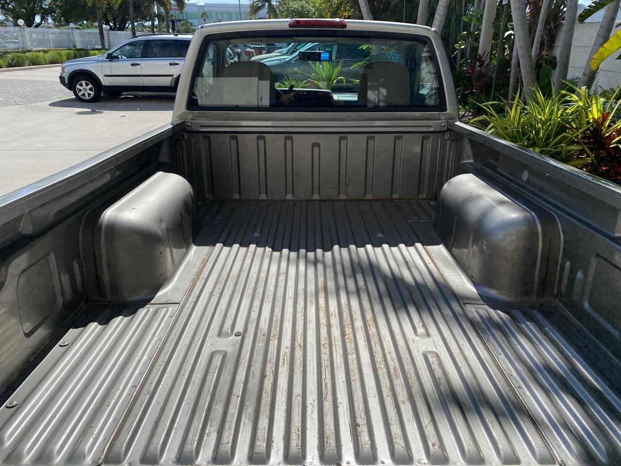 2000 Nissan Frontier 2WD AUTO AC XE LOW MILES 51,826 Pompano Beach FL