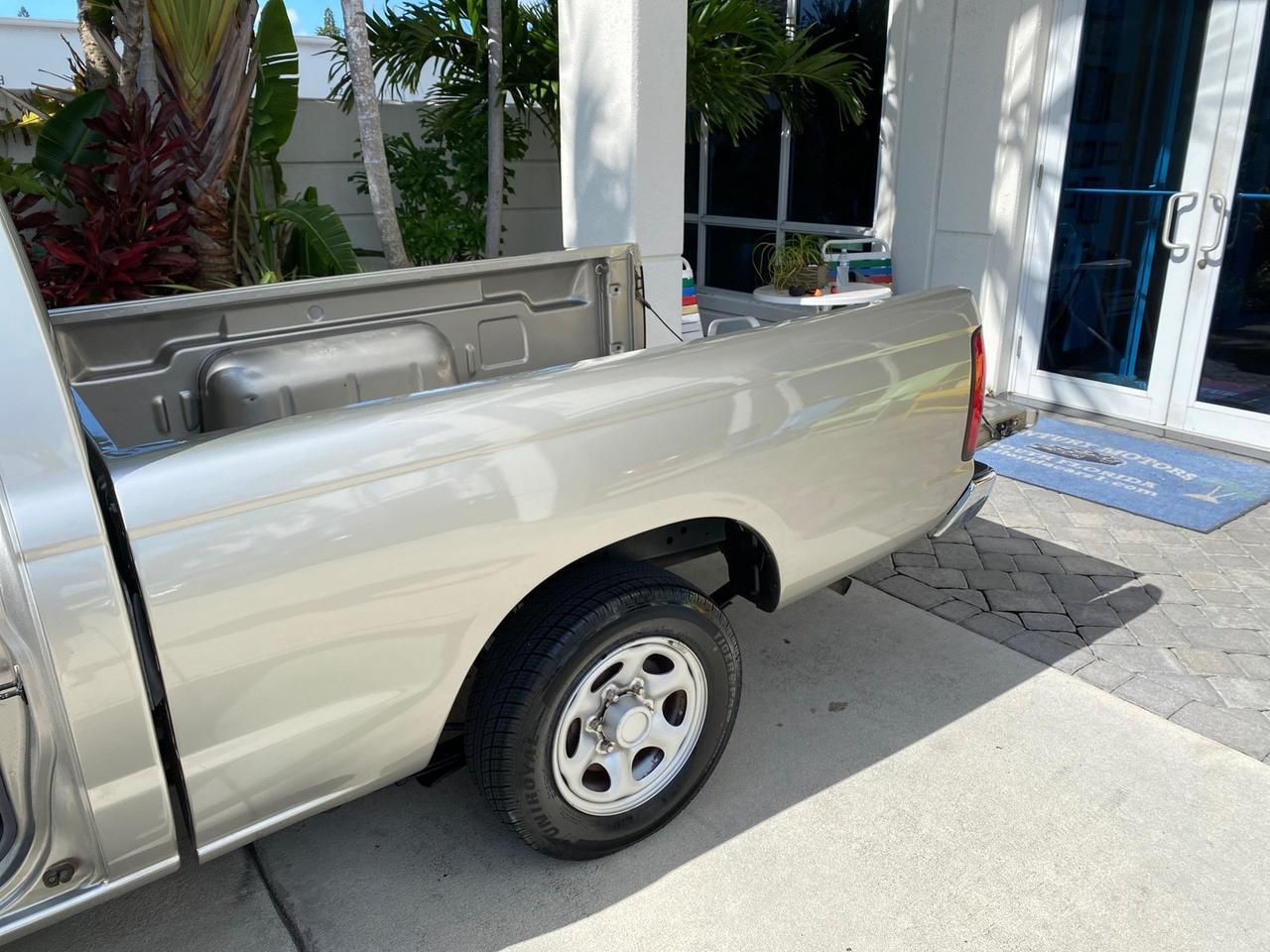 2000 Nissan Frontier 2WD AUTO AC XE LOW MILES 51,826 Pompano Beach FL