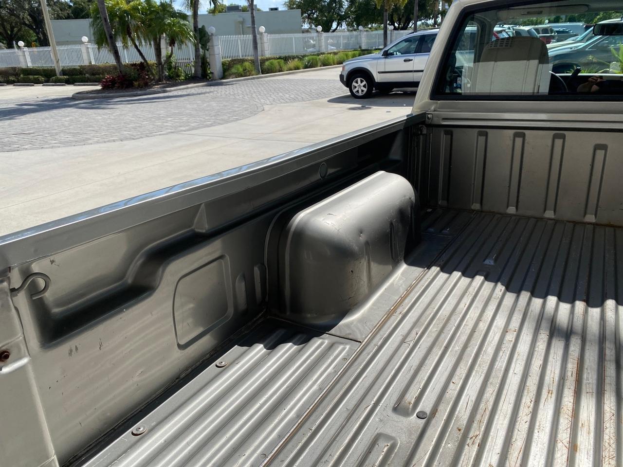 2000 Nissan Frontier 2WD AUTO AC XE LOW MILES 51,826 Pompano Beach FL