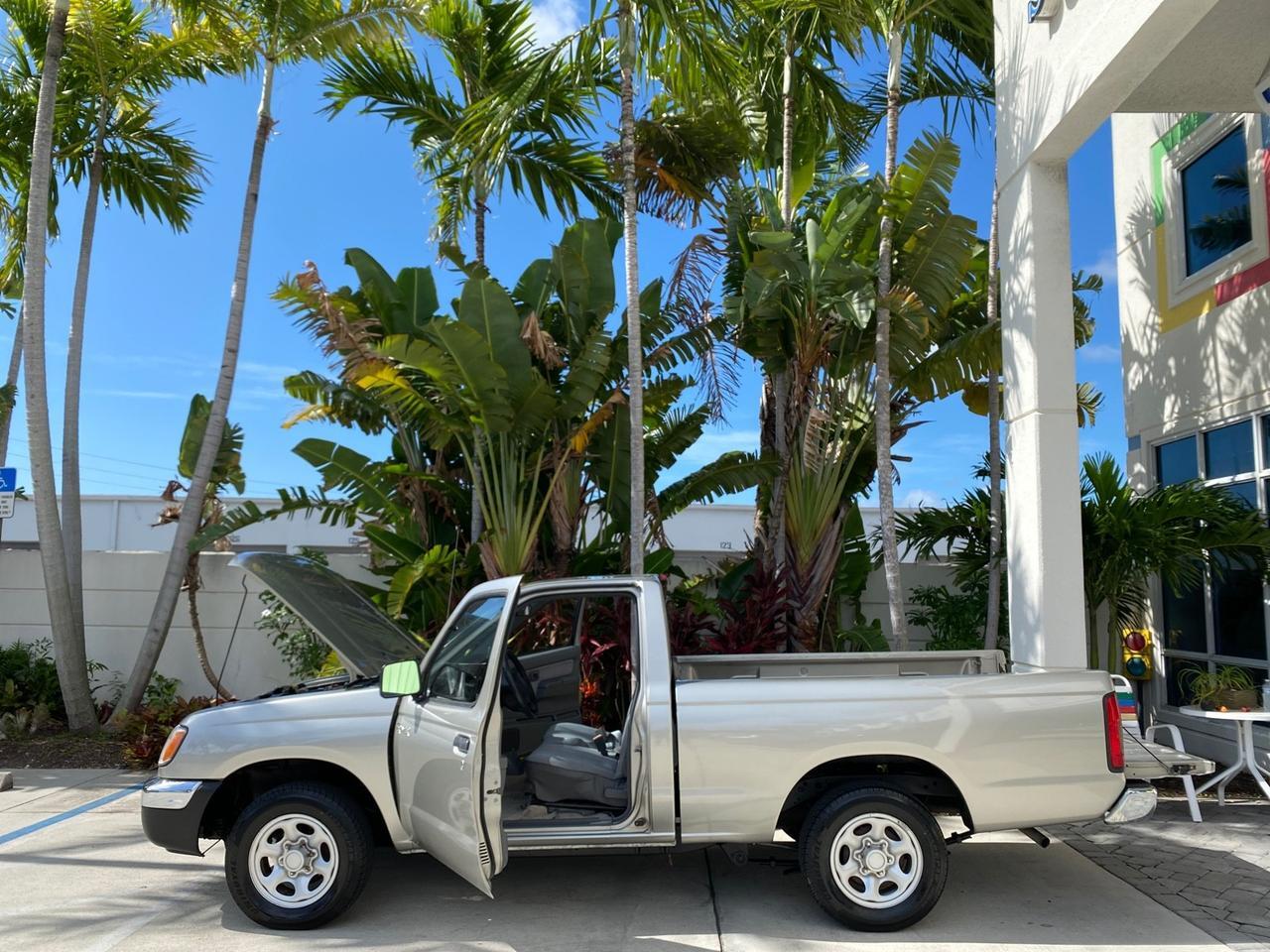 2000 Nissan Frontier 2WD AUTO AC XE LOW MILES 51,826 Pompano Beach FL