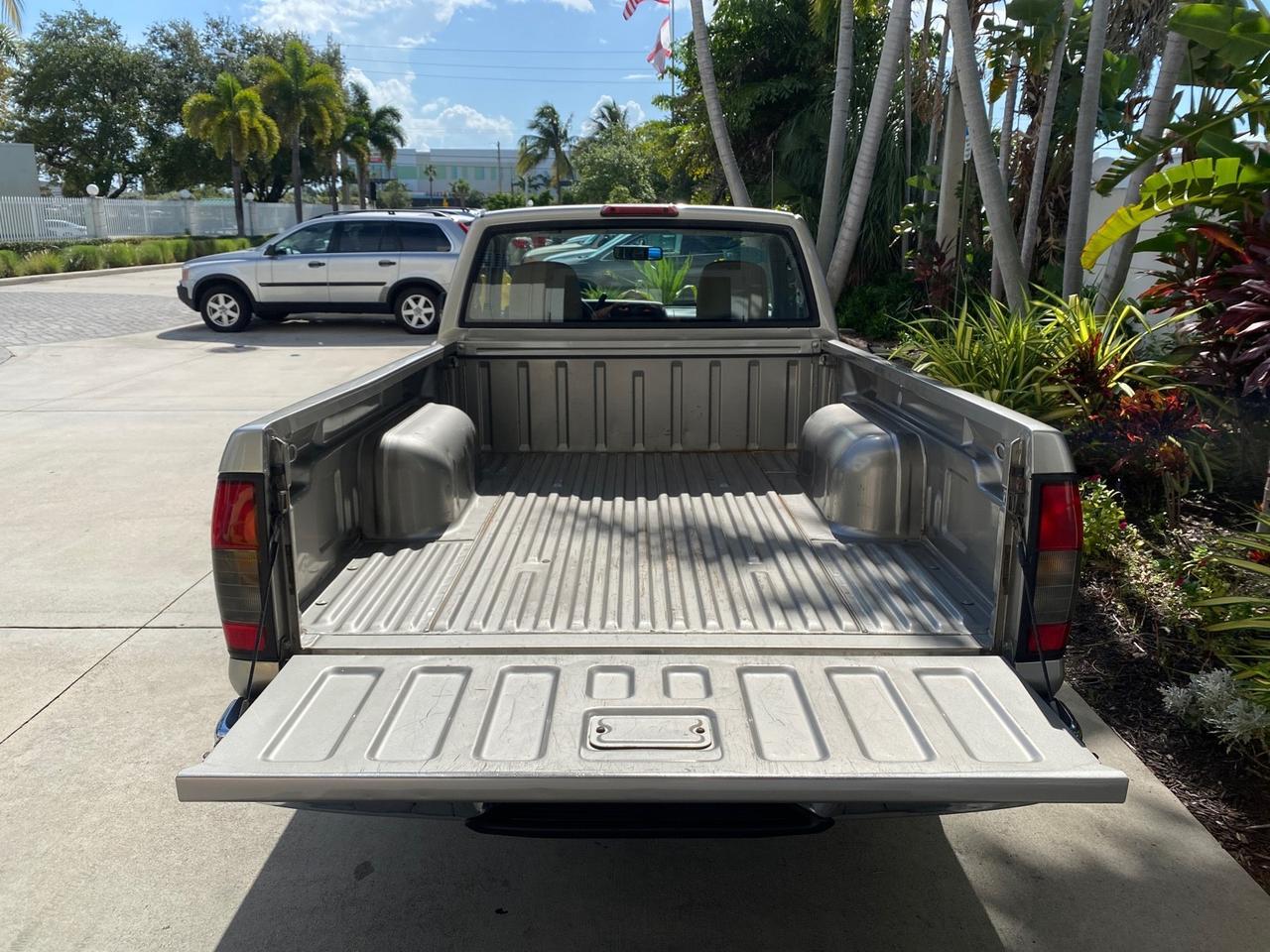 2000 Nissan Frontier 2WD AUTO AC XE LOW MILES 51,826 Pompano Beach FL