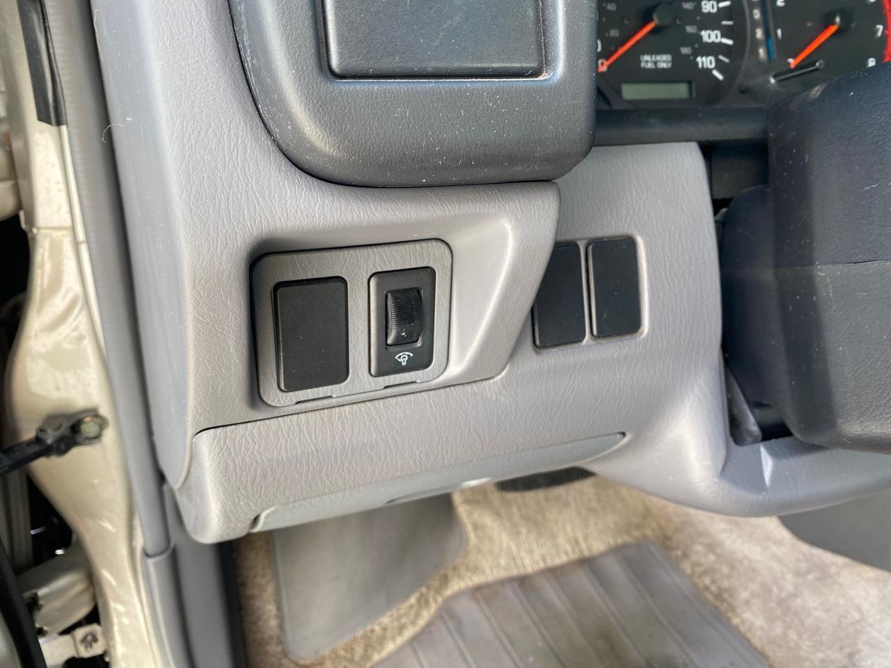 2000 Nissan Frontier 2WD AUTO AC XE LOW MILES 51,826 Pompano Beach FL