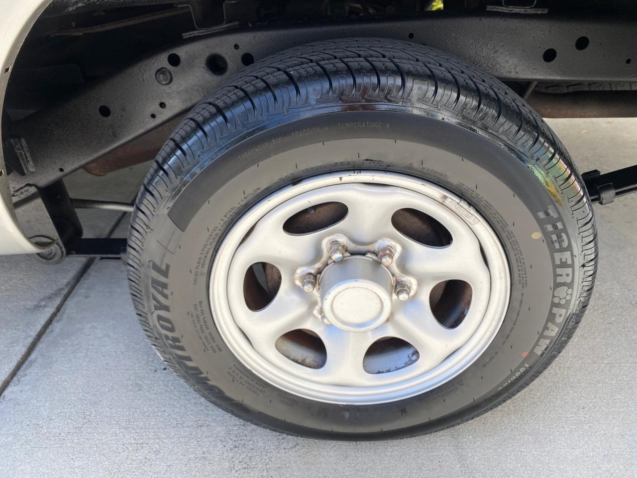2000 Nissan Frontier 2WD AUTO AC XE LOW MILES 51,826 Pompano Beach FL