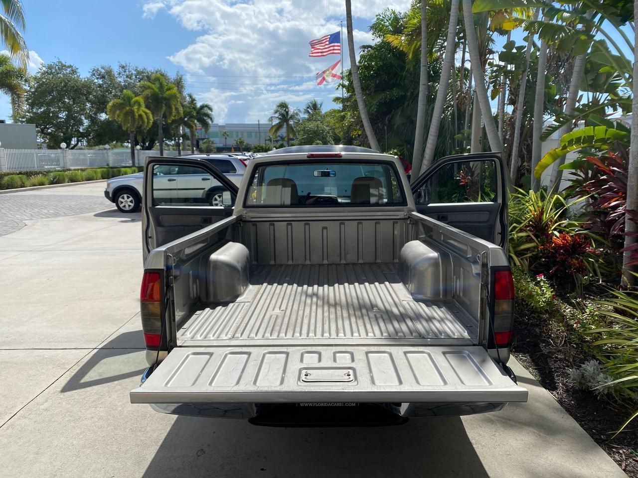 2000 Nissan Frontier 2WD AUTO AC XE LOW MILES 51,826 Pompano Beach FL