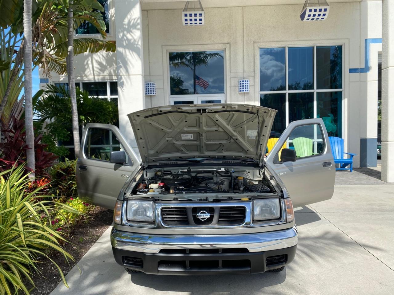 2000 Nissan Frontier 2WD AUTO AC XE LOW MILES 51,826 Pompano Beach FL