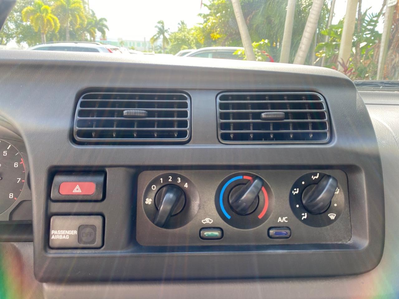 2000 Nissan Frontier 2WD AUTO AC XE LOW MILES 51,826 Pompano Beach FL