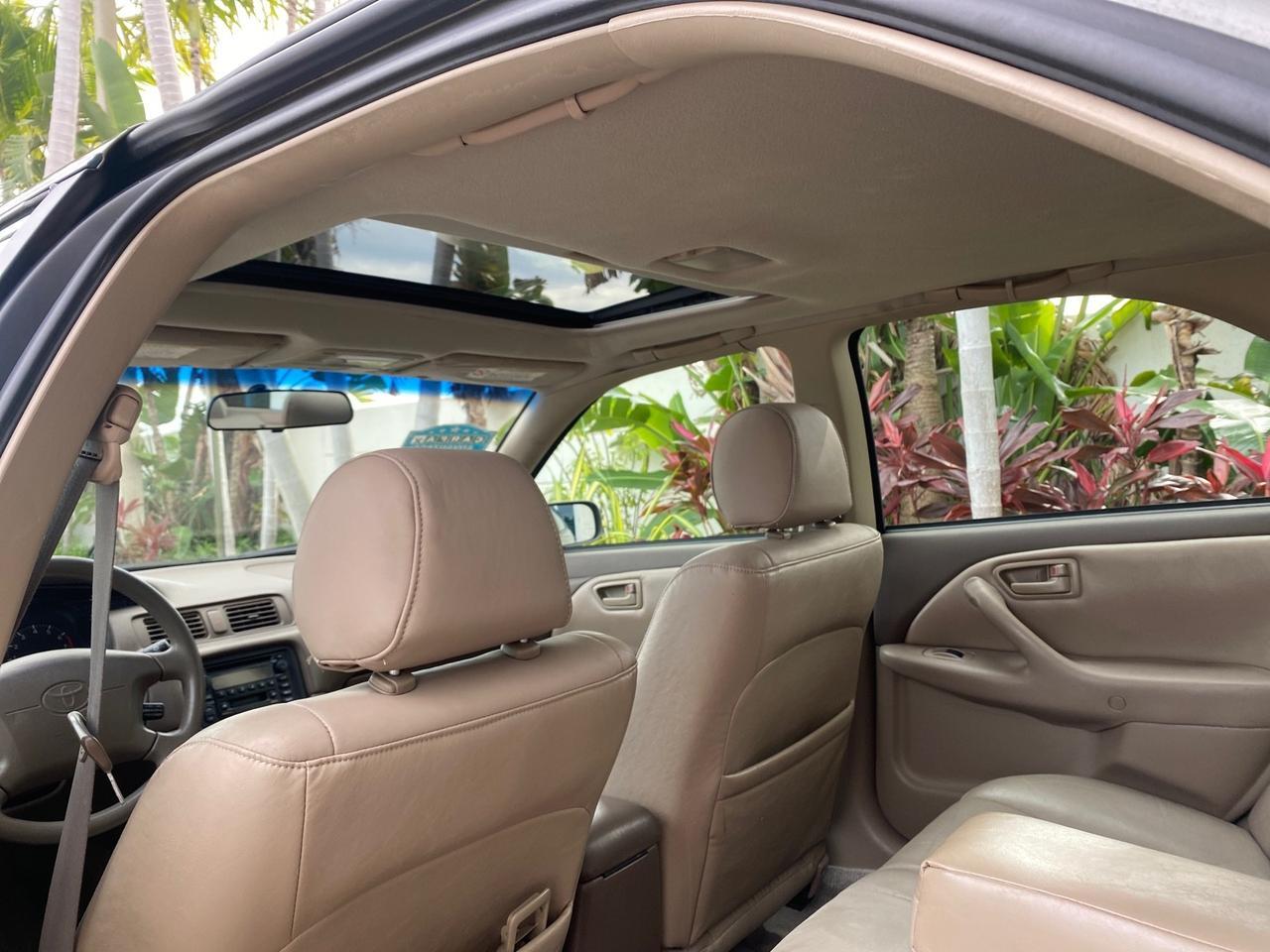 2000 Toyota Camry LE LOW MILES 63,706 SUNROOF Pompano Beach FL