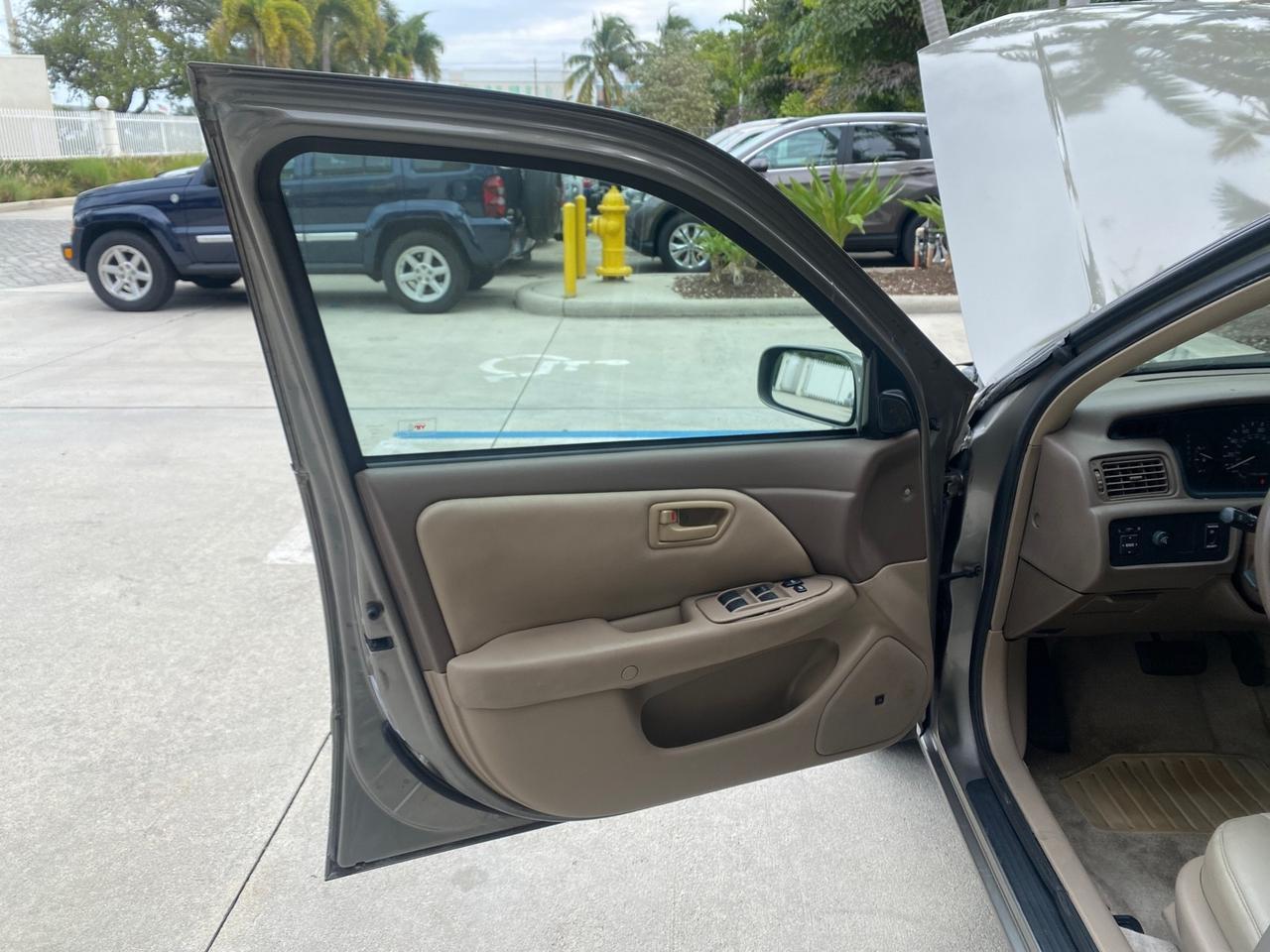 2000 Toyota Camry LE LOW MILES 63,706 SUNROOF Pompano Beach FL