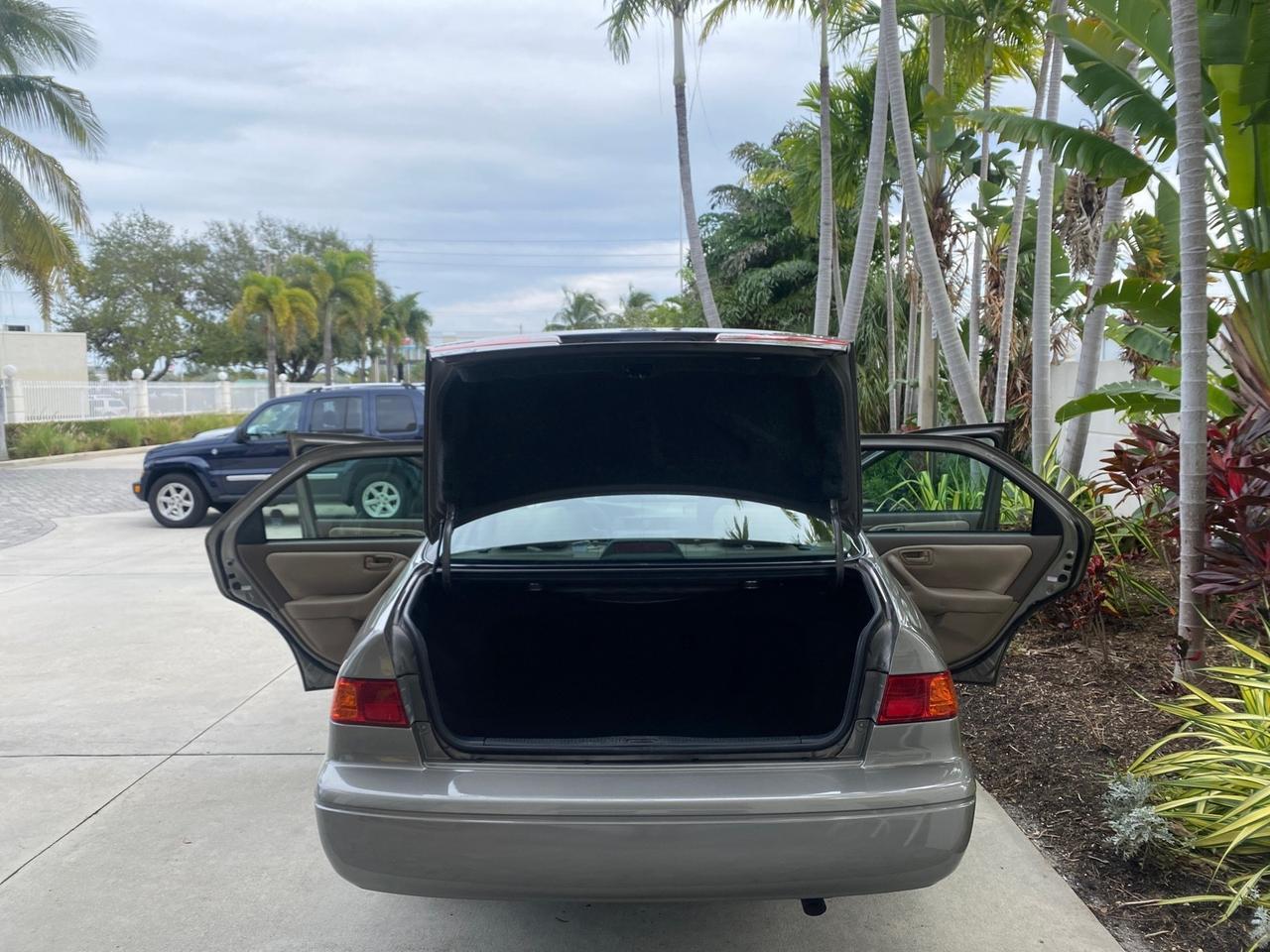 2000 Toyota Camry LE LOW MILES 63,706 SUNROOF Pompano Beach FL